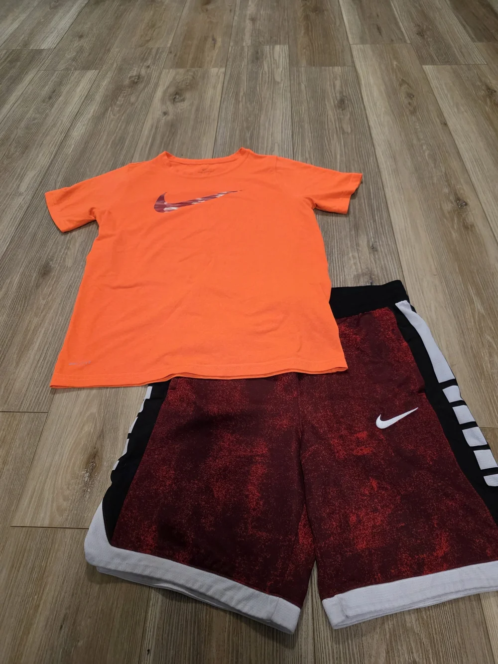Nike Outfit Large - Picture 4 of 4